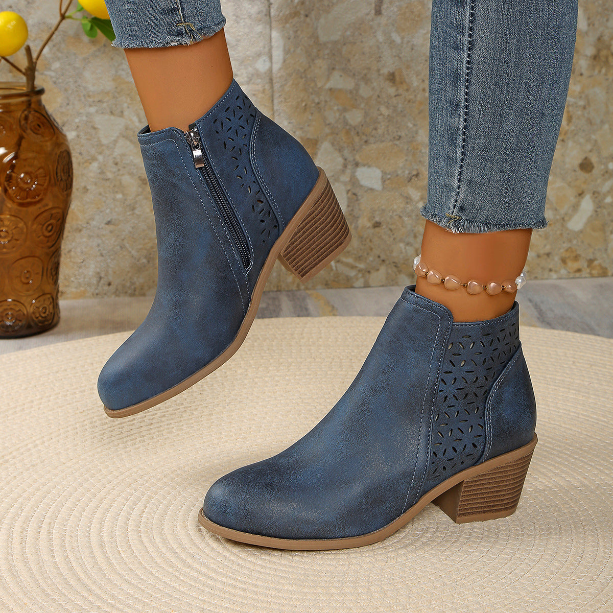 Damen nan knöchelhohe Stiefelette mit Laser-Cut-Perforation, seitlichem Reißverschluss und mittelhohem Blockabsatz