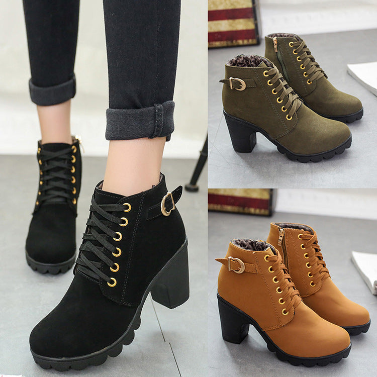 Damen nan elegante Schnür-Stiefelette mit mittlerem Blockabsatz, profilierter Gummilaufsohle und dekorativer Metallschnalle