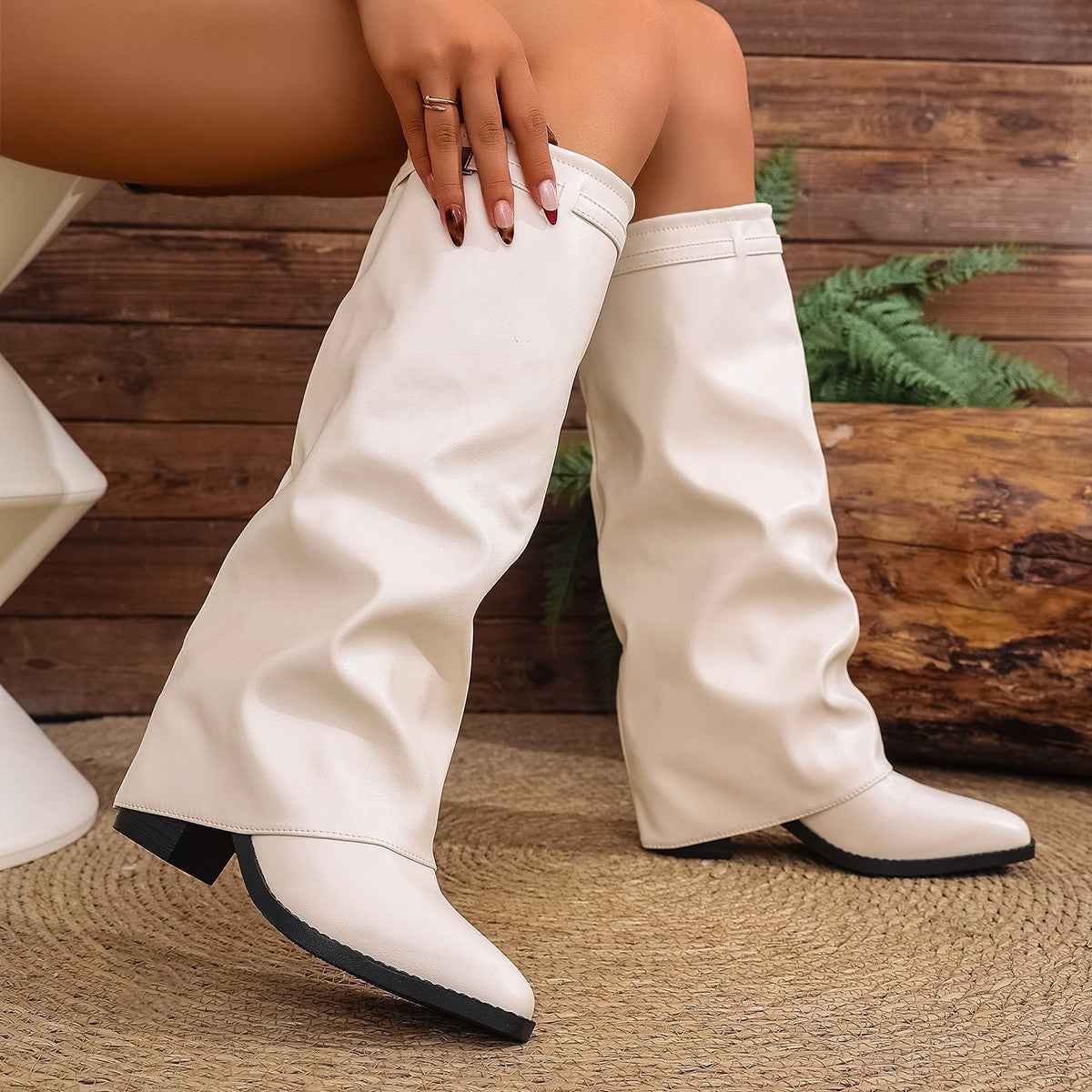 Damen nan kniehohe Slouch-Stiefel mit spitzer Zehenpartie niedrigem Blockabsatz und dekorativem Schaftgurt