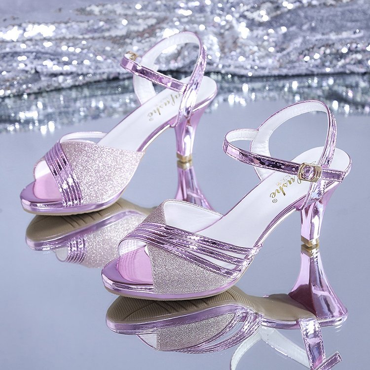 Damen Elegante Sandalen mit schimmernden Akzenten und modischem Absatz Selmira