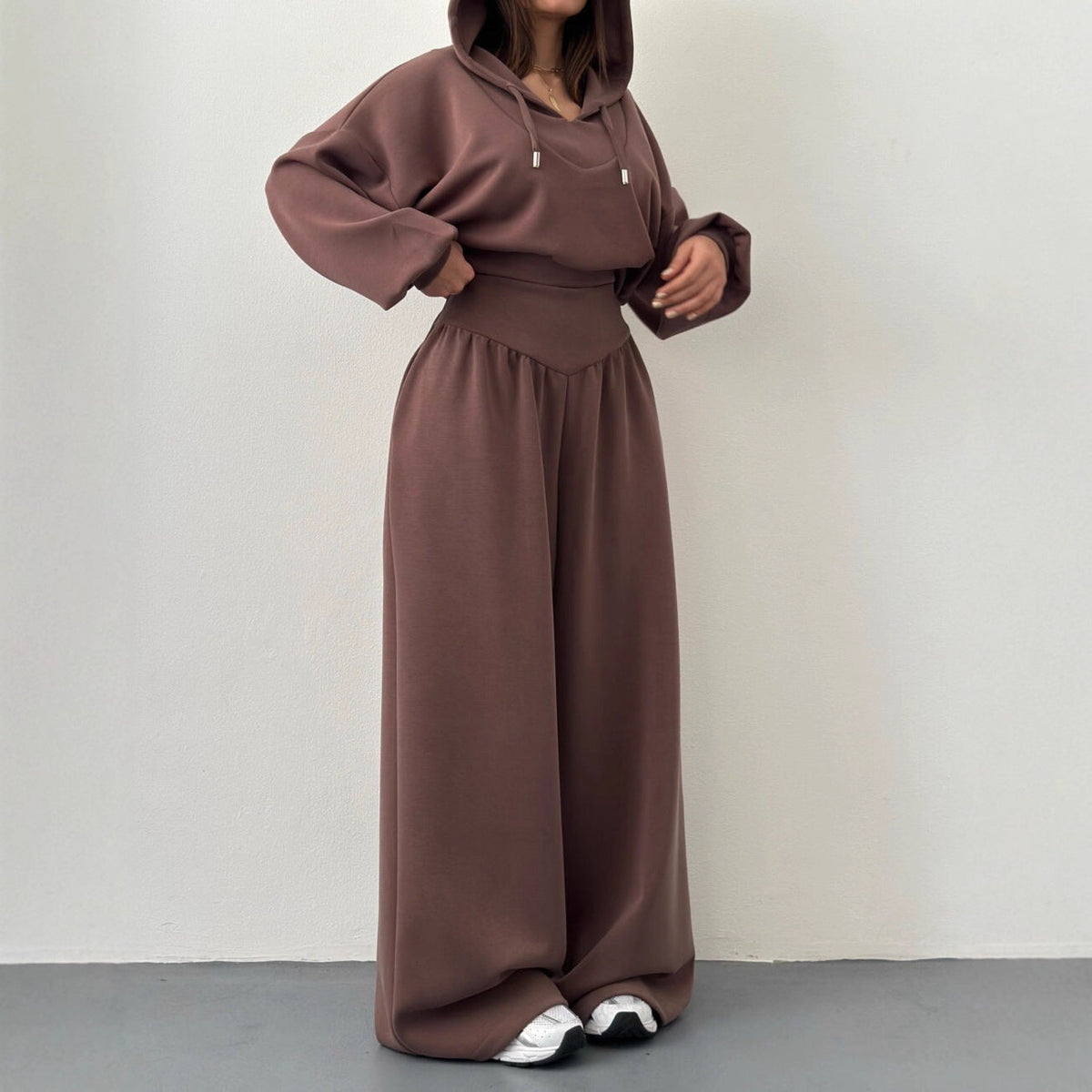 Damen nan luxuriöses Freizeitset Kapuzenpullover mit V-Ausschnittdetail und Culotte mit hoher Taille