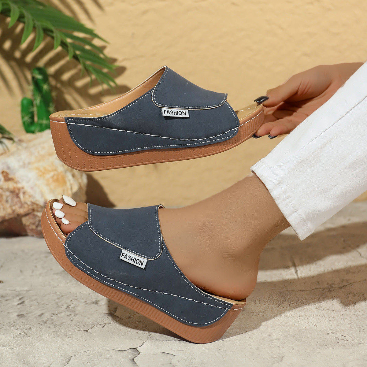 Damen Komfortable Wedge-Pantoletten mit flexibler Sohle und stylischem Riemen Selmira