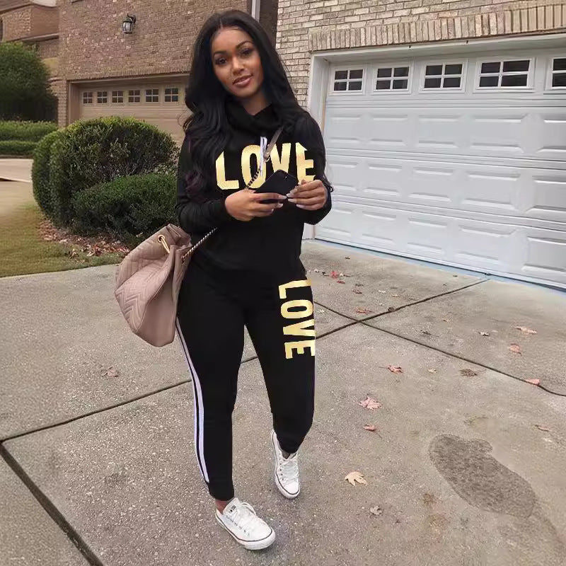 Damen nan sportives Kapuzen-Sweatshirt-Set mit Goldprint und Highwaist-Jogginghose