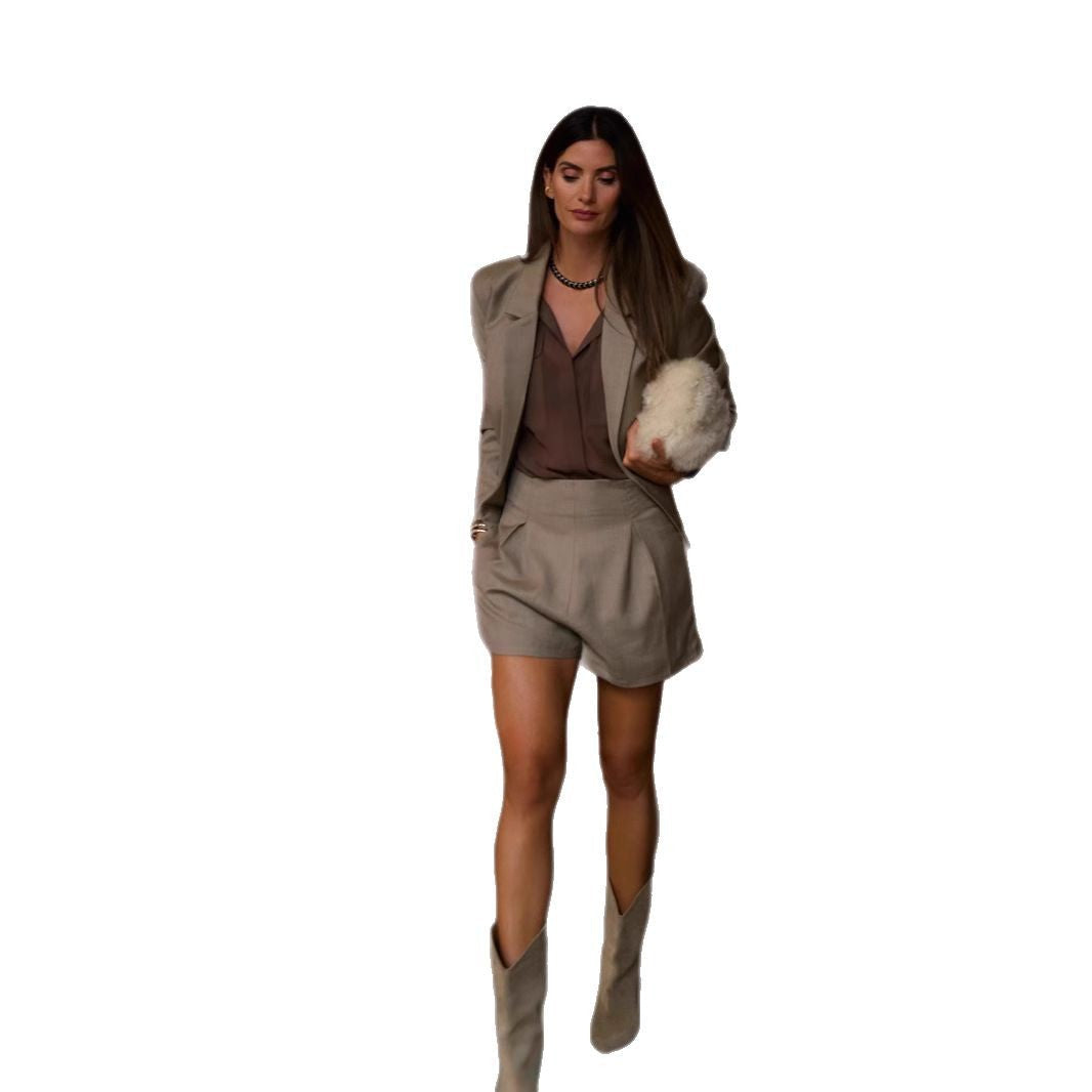 Damen elegante Blazerjacke mit luxuriösen Details Selmira