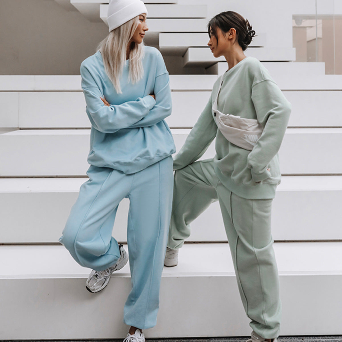 Damen nan weiches Oversize-Sweatshirt und weite Relaxhose im Vintage-Washed-Finish