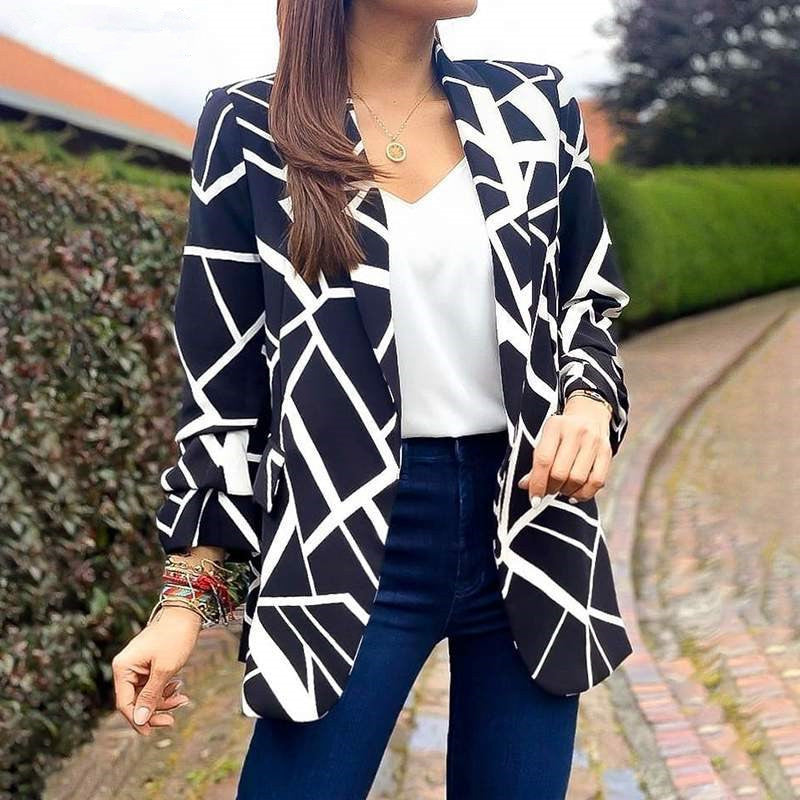 Damen Blazer mit modernem geometrischen Muster und lässiger Passform Selmira