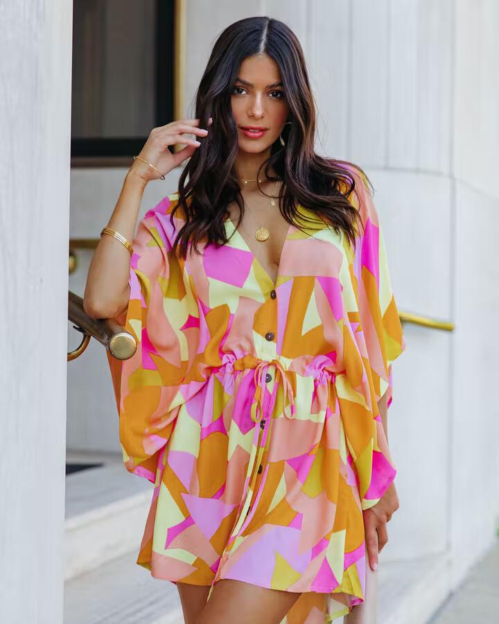 Damen angehendes Strandkleid mit eleganter Taillenbindung und einzigartigem Muster Selmira