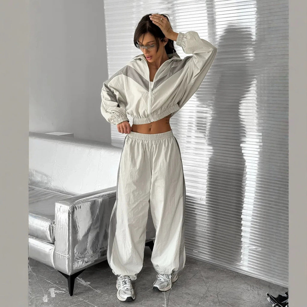 Damen nan Satin-Trackset mit Stehkragen, Chevron-Streifen und Kordelzug