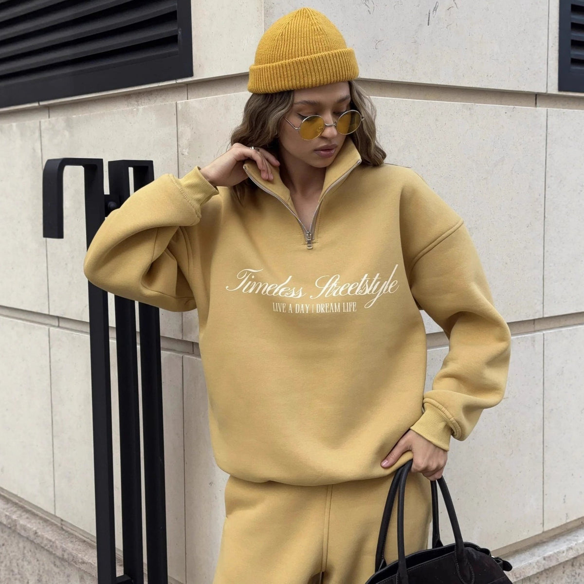 Damen nan oversized Halbzip-Sweatshirt mit hohem Stehkragen und Statement-Print