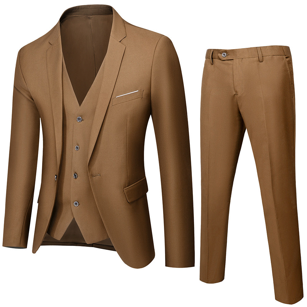 Herren nan dreiteiliges Business-Anzugset mit tailliertem Einreiher-Sakko, schmal geschnittener Weste und elegant geschnittener Anzughose
