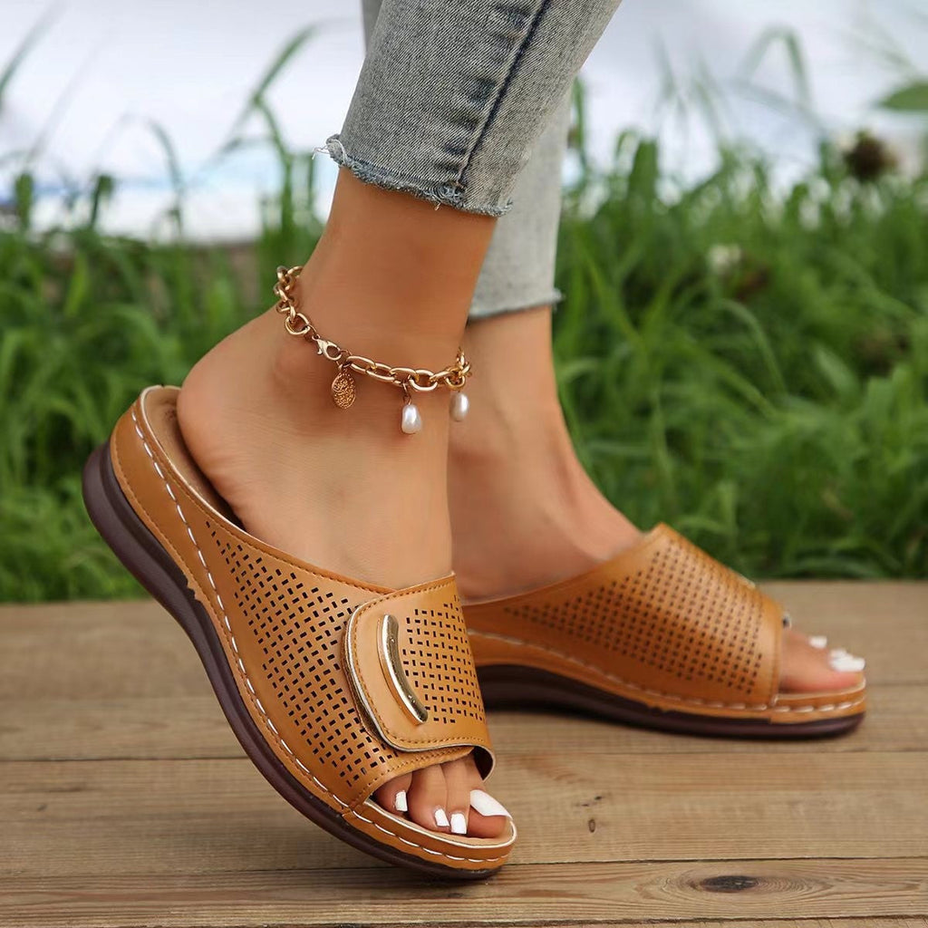 Damen Atmungsaktive und elegante Slide-Pantoletten mit modischer Perforation Selmira