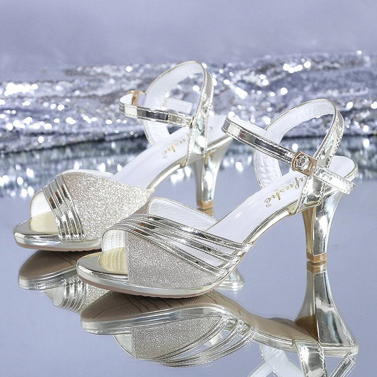 Damen Elegante Sandalen mit schimmernden Akzenten und modischem Absatz Selmira