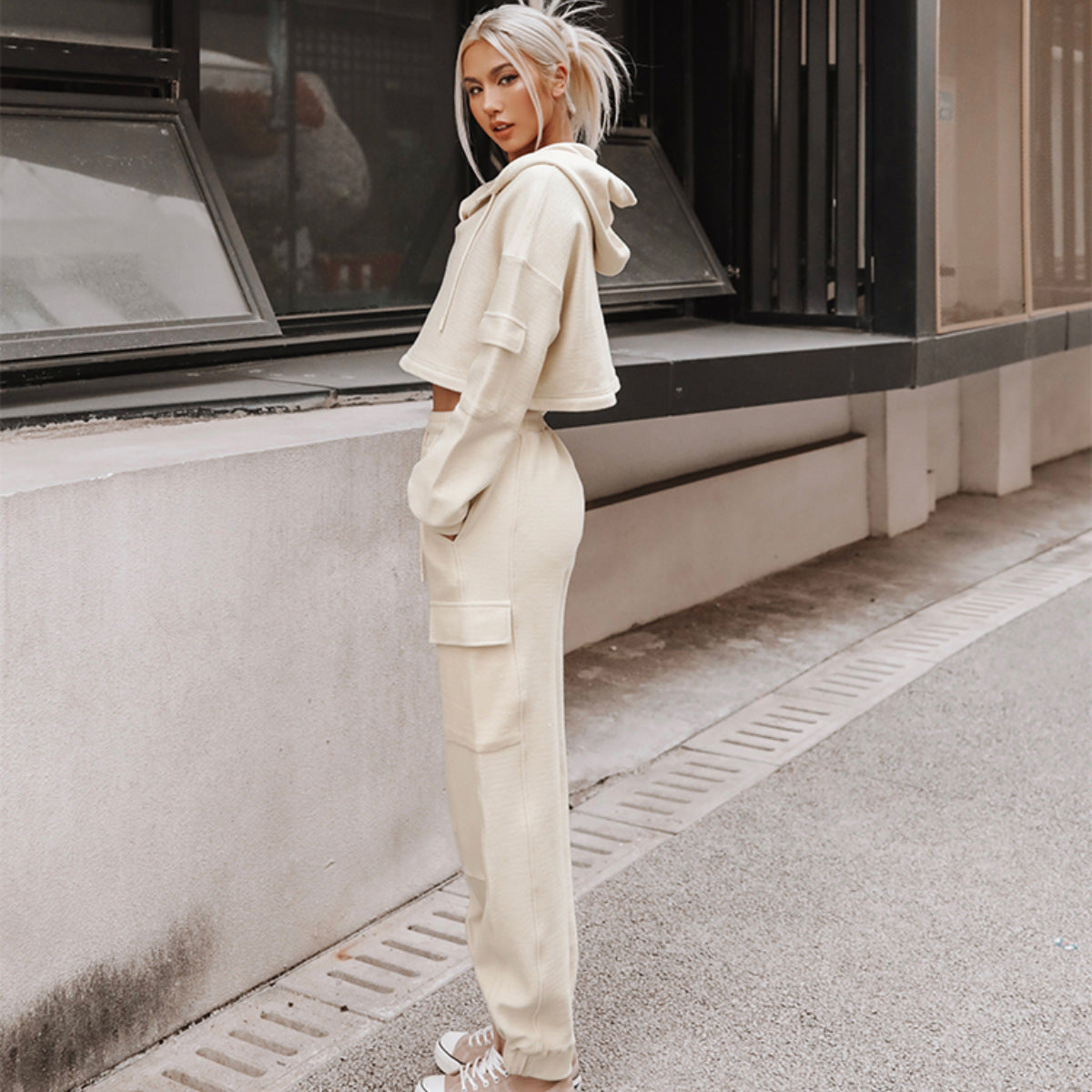 Damen nan Cropped Kapuzenpullover mit Highwaist Cargo-Joggingshose Set