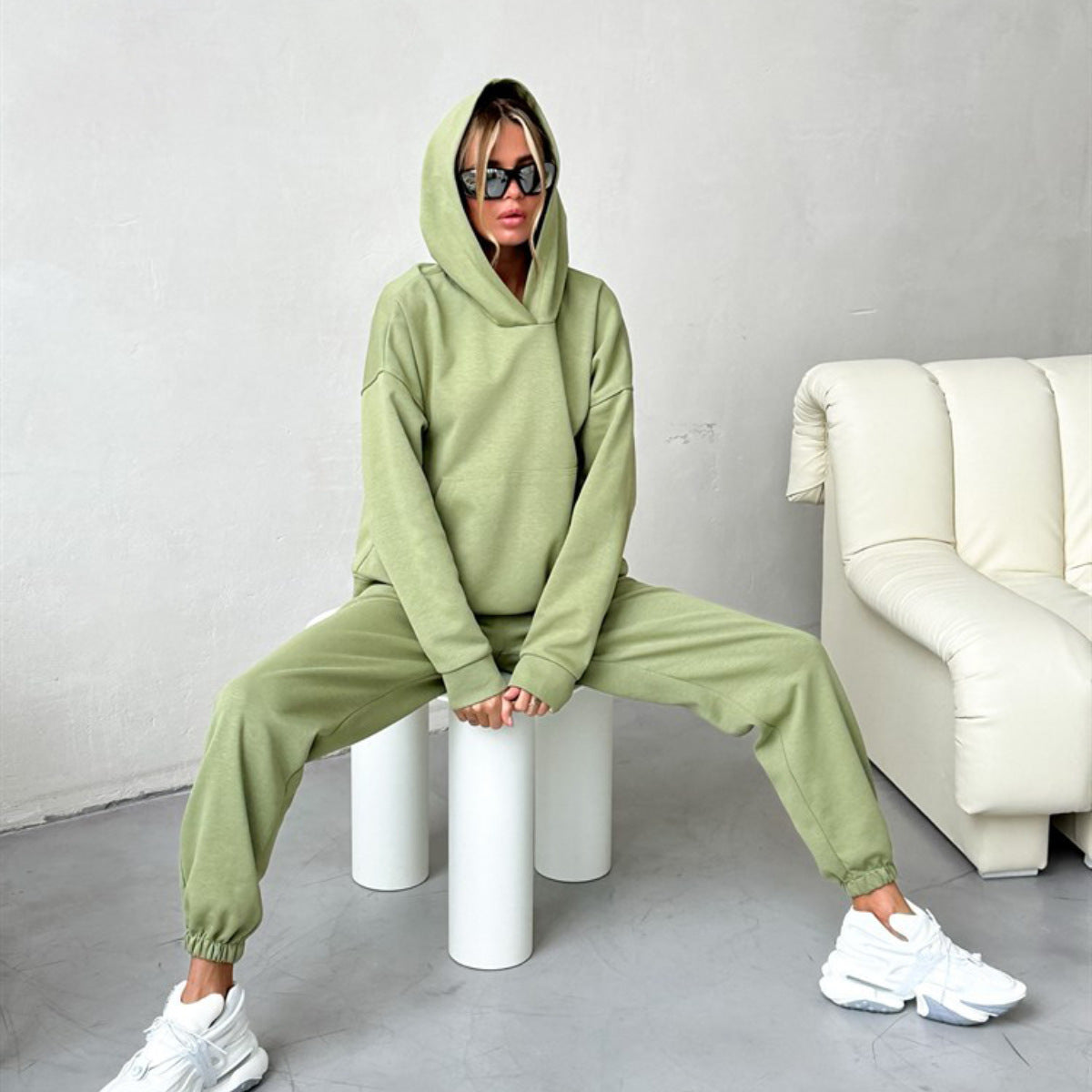 Damen nan Cropped Kapuzenpullover und taillierte Bündchen-Jogginghose Set aus schwerem French Terry