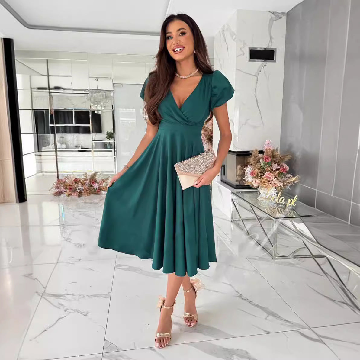 Damen A-Linie Kleid mit Puffärmeln und schmalem V-Ausschnitt Selmira