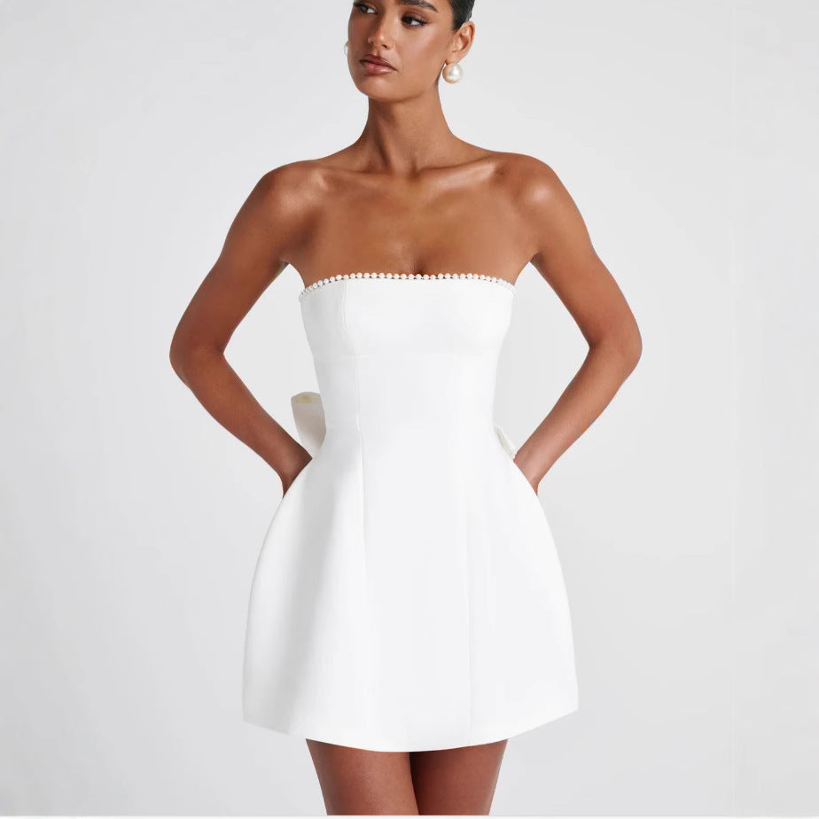 Damen Cocktailkleid mit schulterfreiem Design und perlenverziertem Saum Selmira