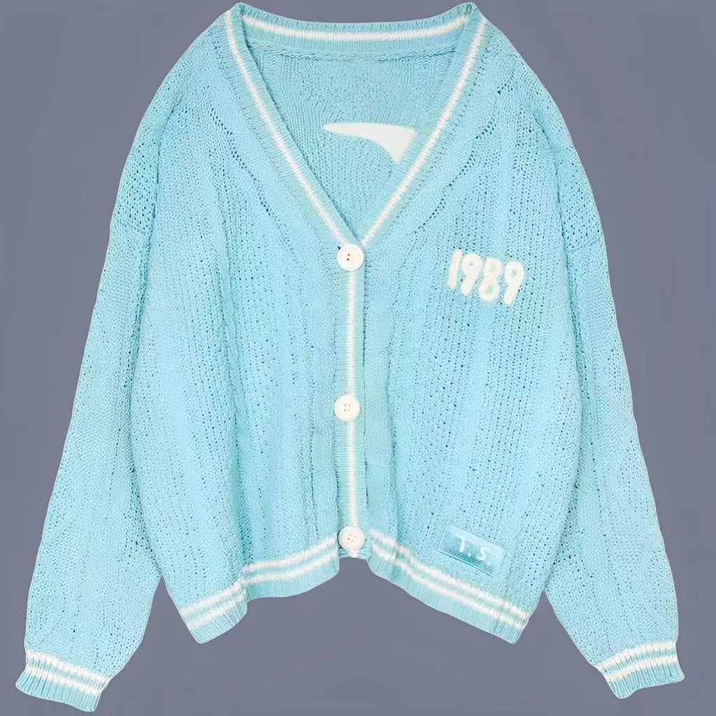 Damen nan kurze gestrickte V Ausschnitt Strickjacke mit Zopfmuster und Perlmuttknöpfen