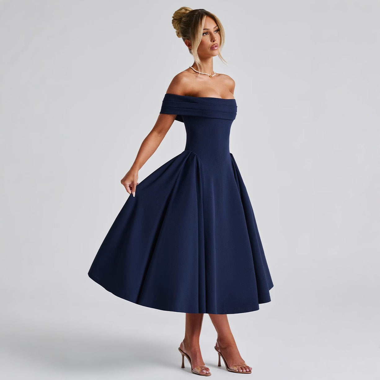 Damen Cocktailkleid mit schulterfreiem Design und voluminösem Rock Selmira