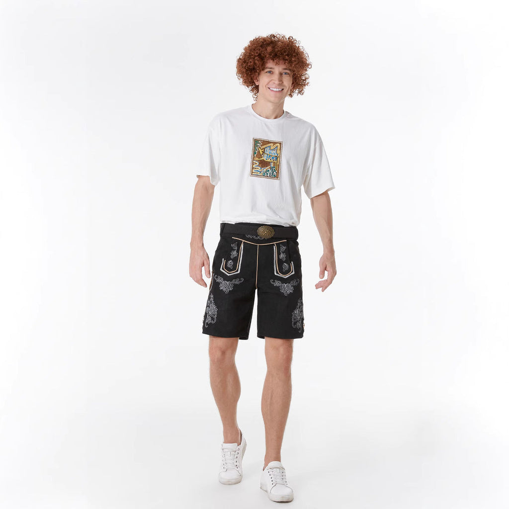 Herren nan kurze Trachtenlederhose mit filigranen Stickereien und Zierschnalle