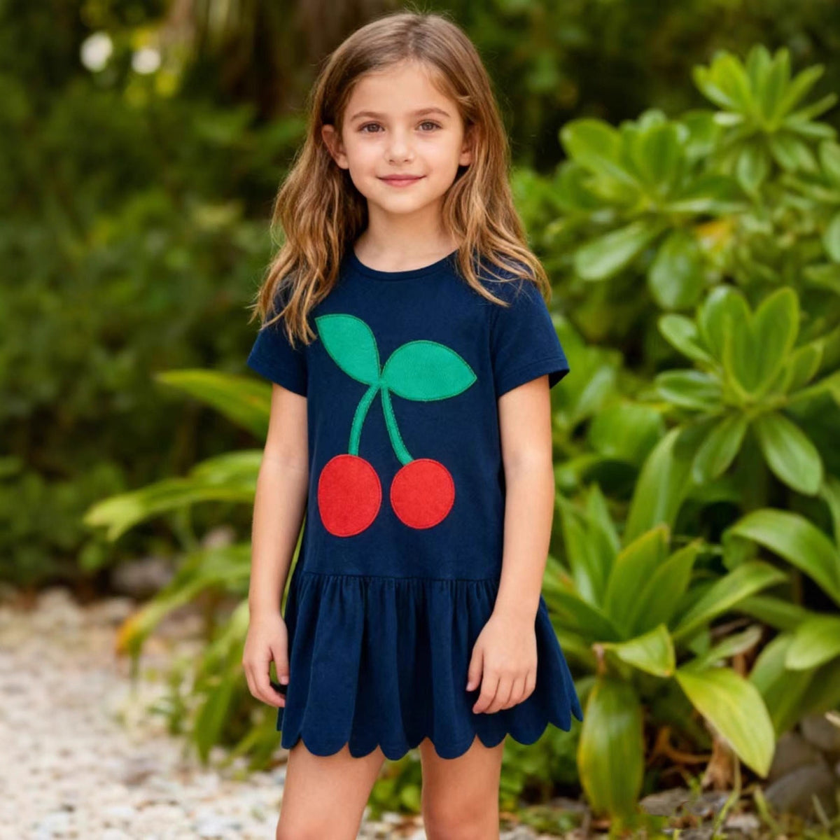 Mädchen Freizeitkleid mit fröhlichem Kirschdesign