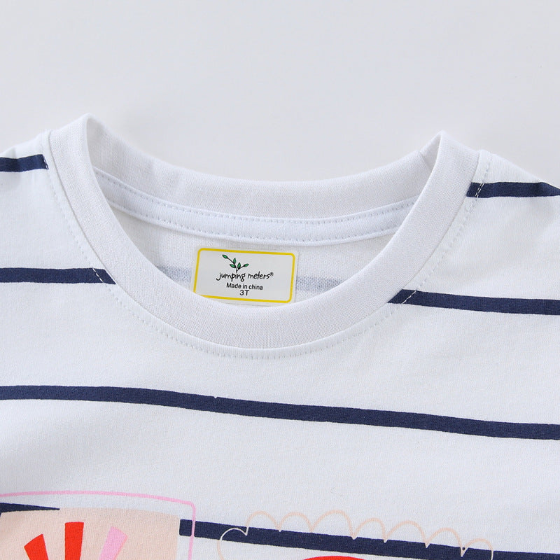 Kinder T-Shirt mit buntem Regenbogen und fröhlichem Sonnendesign