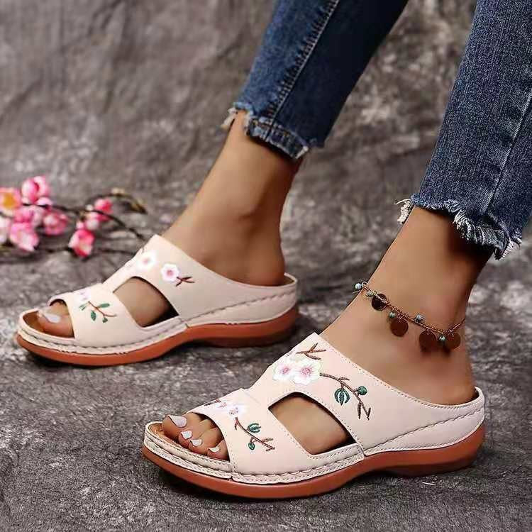 Damen Komfortable Sling Sandalen mit floralem Design Selmira