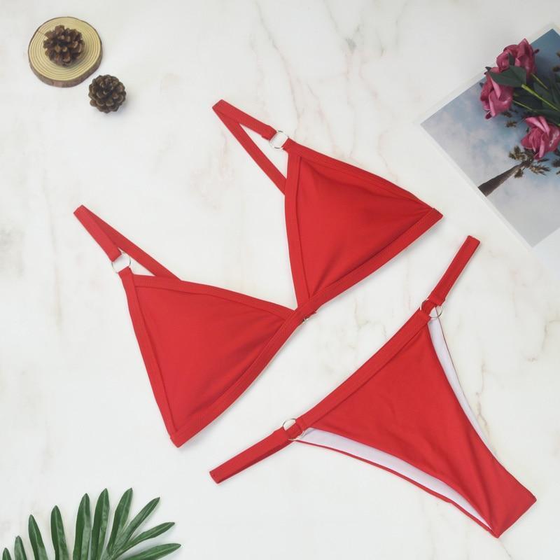 Selmira Zweiteiliger Bikini-Badeanzug mit goldfarbigen Metallringen und dreieckigen Körbchen