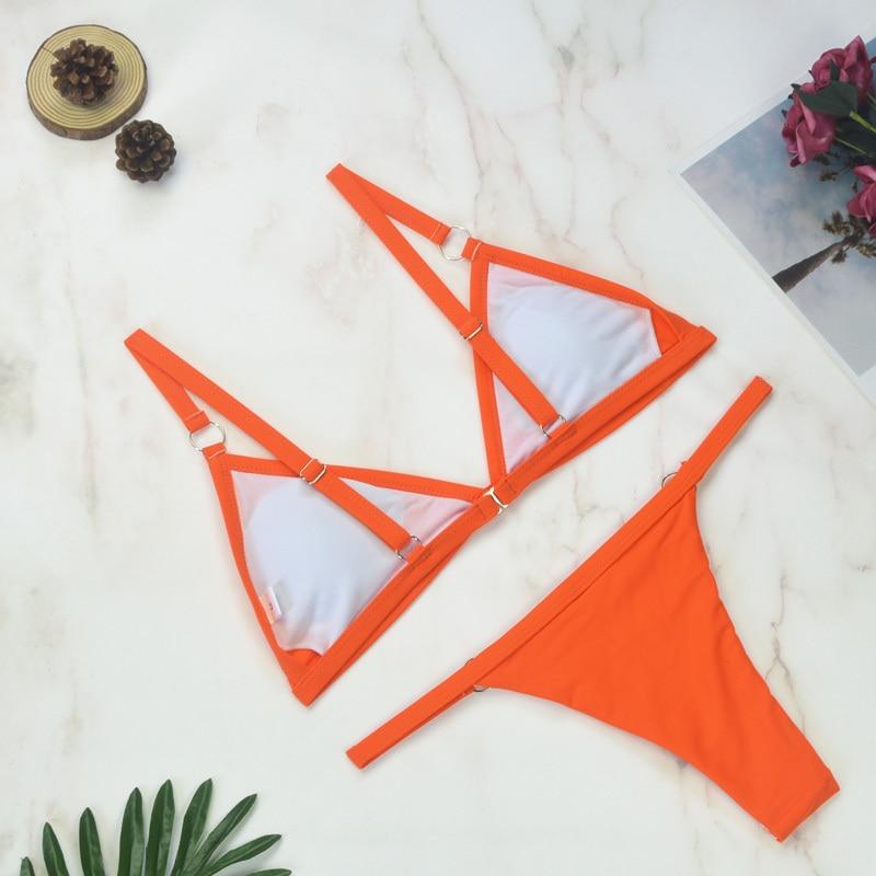 Selmira Zweiteiliger Bikini-Badeanzug mit goldfarbigen Metallringen und dreieckigen Körbchen