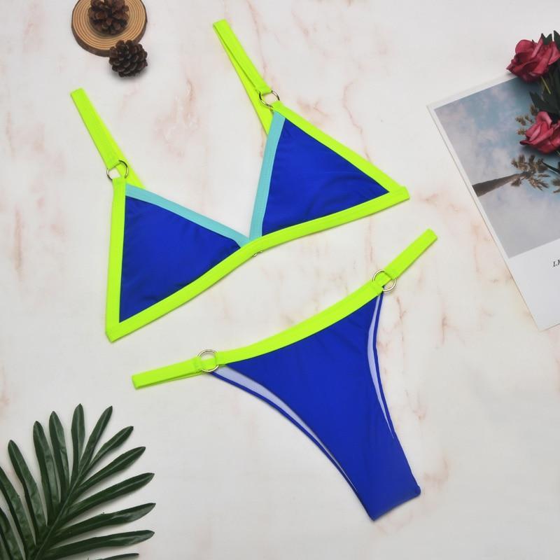 Selmira Zweiteiliger Bikini-Badeanzug mit goldfarbigen Metallringen und dreieckigen Körbchen