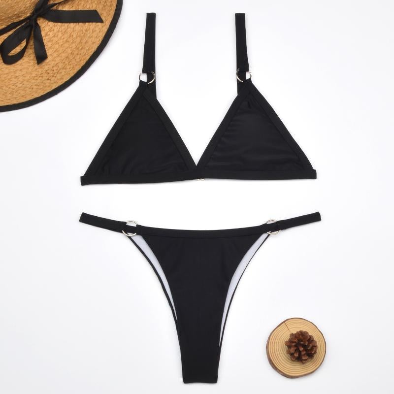 Selmira Zweiteiliger Bikini-Badeanzug mit goldfarbigen Metallringen und dreieckigen Körbchen