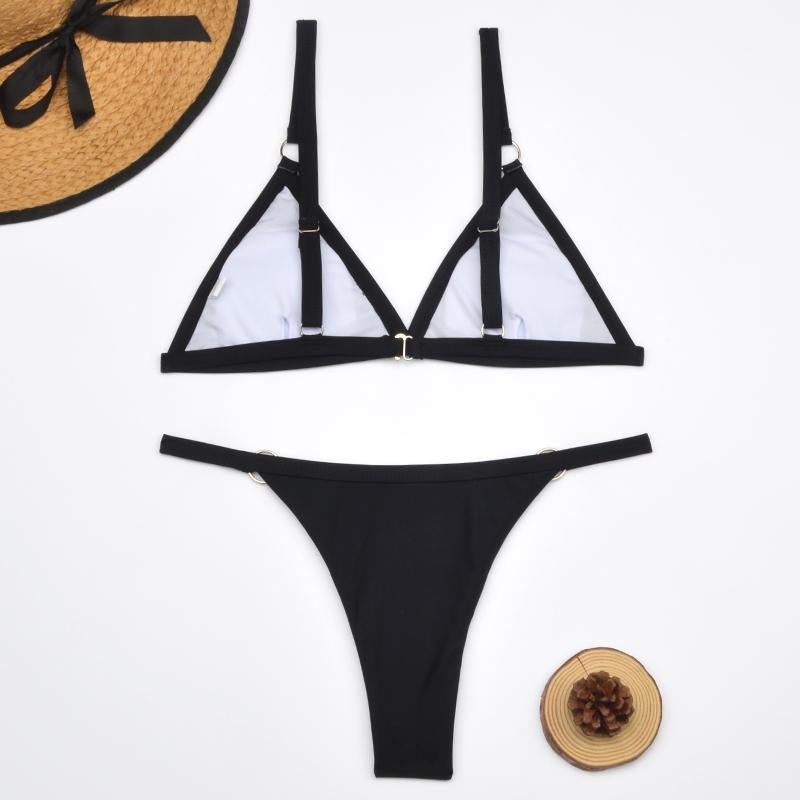 Selmira Zweiteiliger Bikini-Badeanzug mit goldfarbigen Metallringen und dreieckigen Körbchen